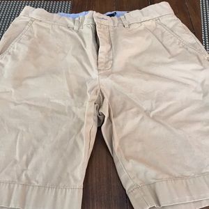 TH mens 32 medium beige!! Perfect!flat front!